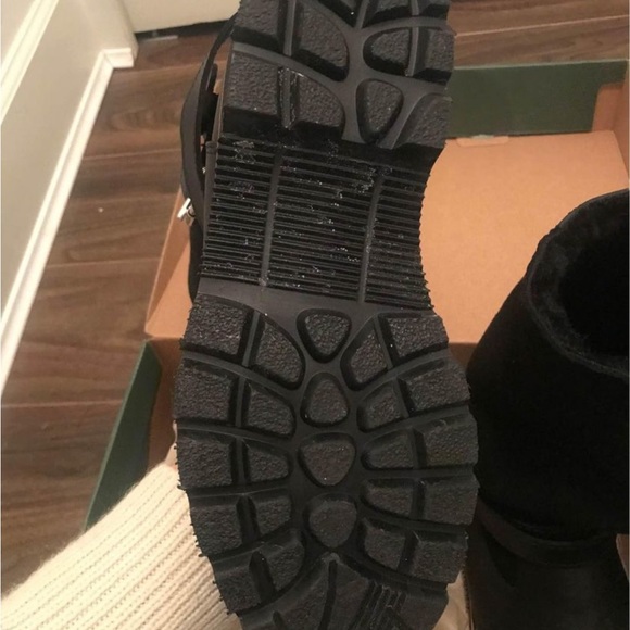 Brand New Roots Boots - Picture 6 of 9